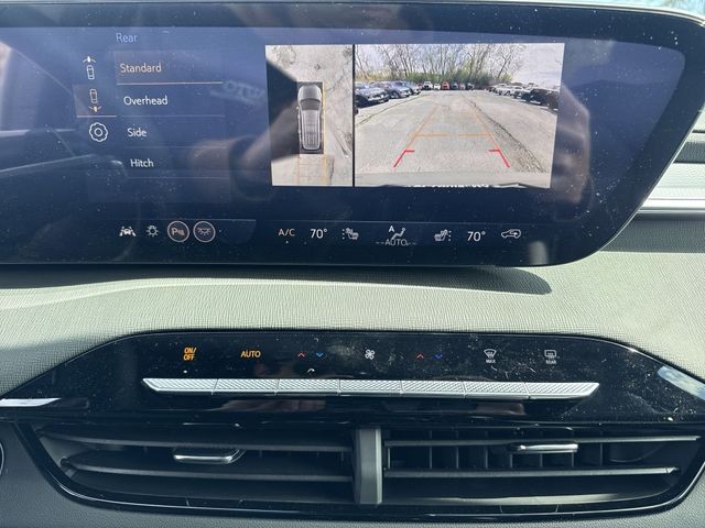 Buick Enclave Vehicle Full-screen Gallery Image 17