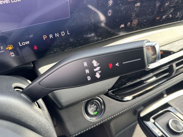 Buick Enclave Vehicle Full-screen Gallery Image 20