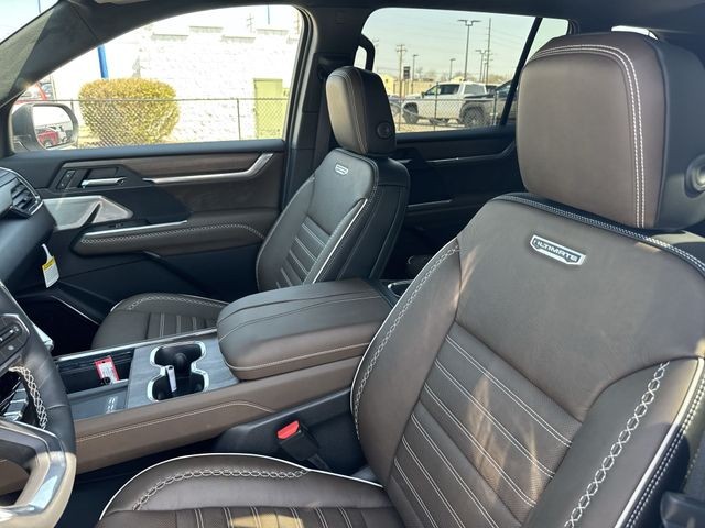 GMC Acadia Vehicle Full-screen Gallery Image 11