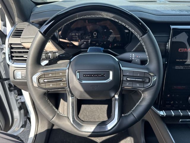 GMC Acadia Vehicle Full-screen Gallery Image 14