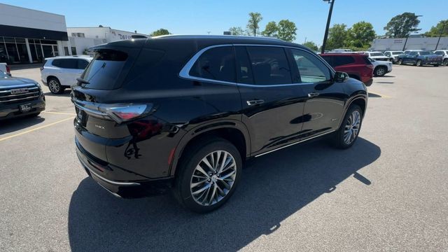 Buick Enclave Vehicle Full-screen Gallery Image 08