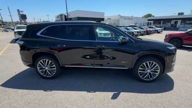 Buick Enclave Vehicle Full-screen Gallery Image 09