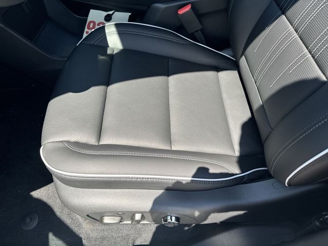 Buick Enclave Vehicle Full-screen Gallery Image 12