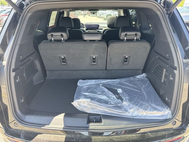 Buick Enclave Vehicle Full-screen Gallery Image 25