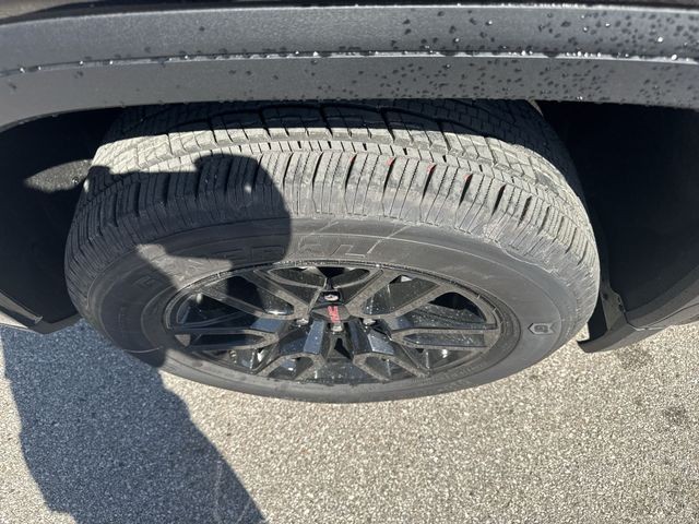 GMC Sierra 1500 Vehicle Full-screen Gallery Image 10