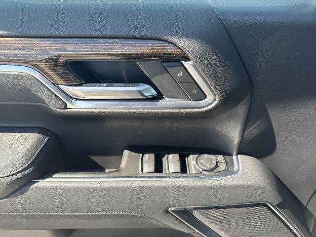 GMC Sierra 1500 Vehicle Full-screen Gallery Image 13