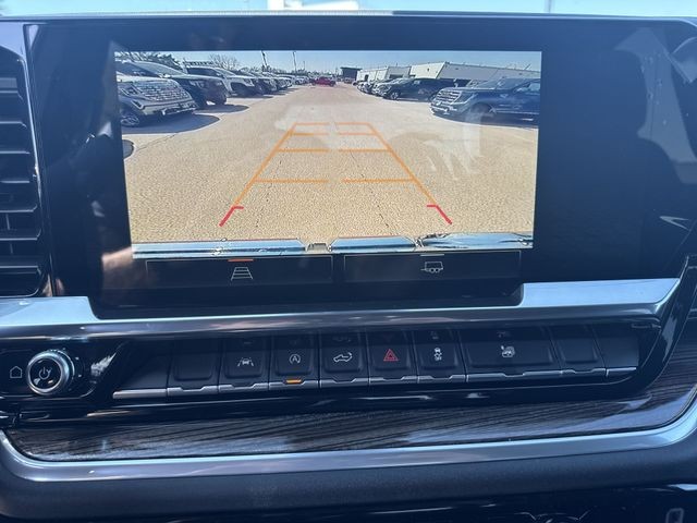 GMC Sierra 1500 Vehicle Full-screen Gallery Image 17