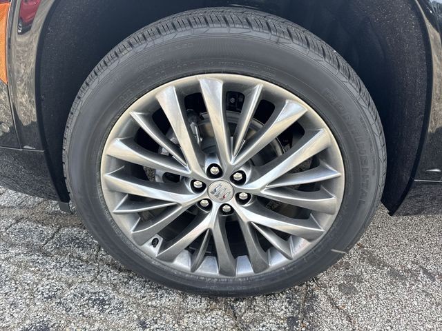 Buick Enclave Vehicle Full-screen Gallery Image 10