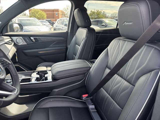 Buick Enclave Vehicle Full-screen Gallery Image 11