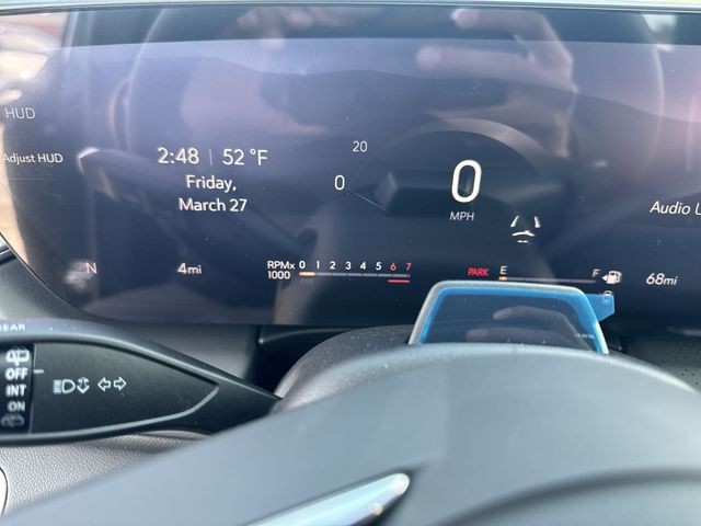 Buick Enclave Vehicle Full-screen Gallery Image 15