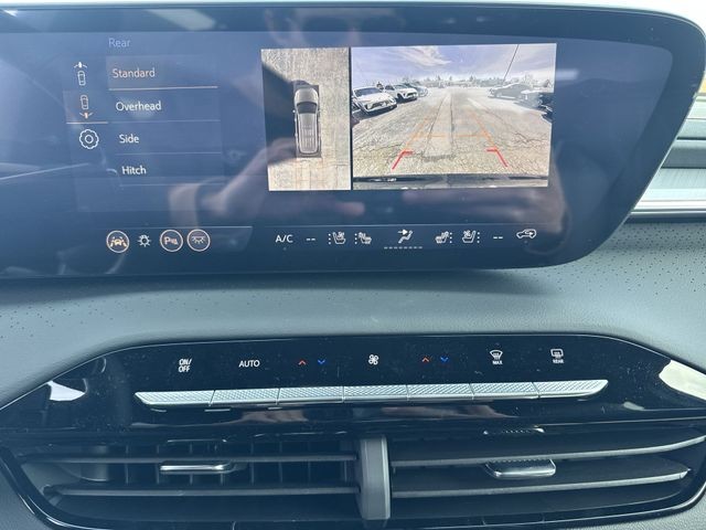 Buick Enclave Vehicle Full-screen Gallery Image 17