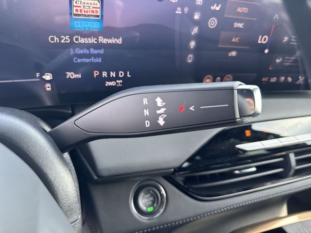 Buick Enclave Vehicle Full-screen Gallery Image 20