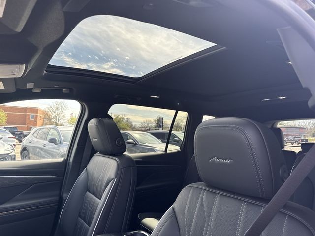 Buick Enclave Vehicle Full-screen Gallery Image 22