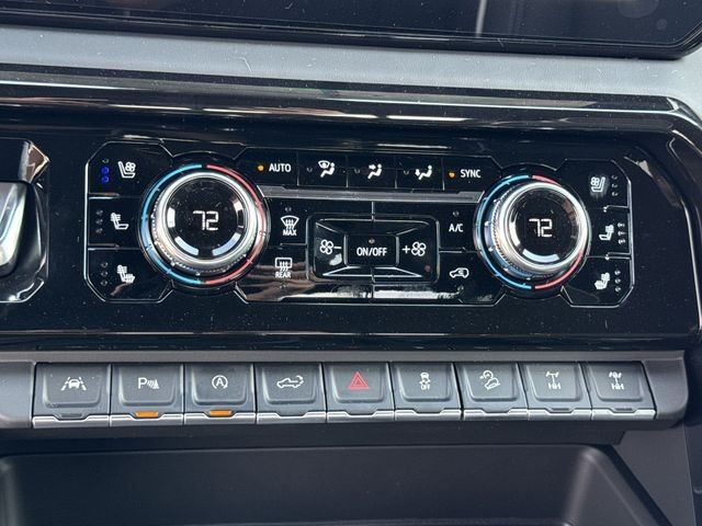 GMC Sierra 1500 Vehicle Full-screen Gallery Image 23