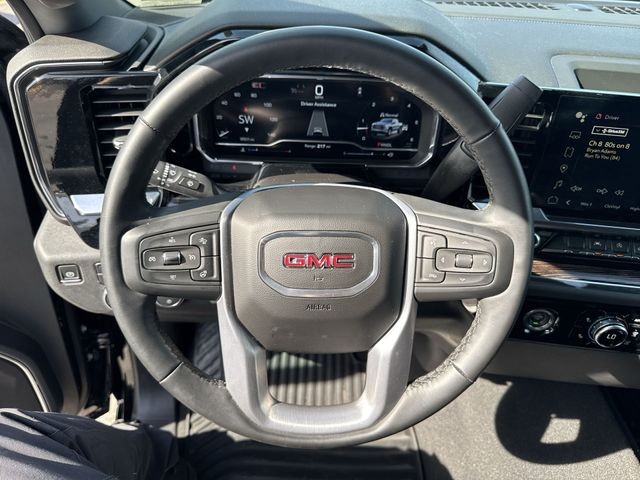 GMC Sierra 1500 Vehicle Full-screen Gallery Image 14