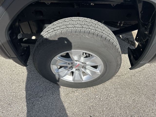 GMC Sierra 1500 Vehicle Full-screen Gallery Image 35
