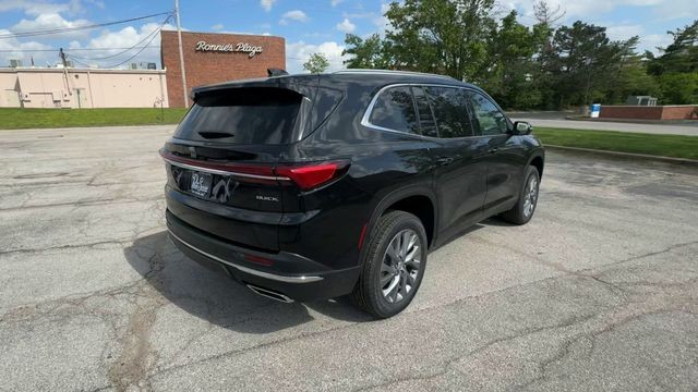 Buick Enclave Vehicle Full-screen Gallery Image 08