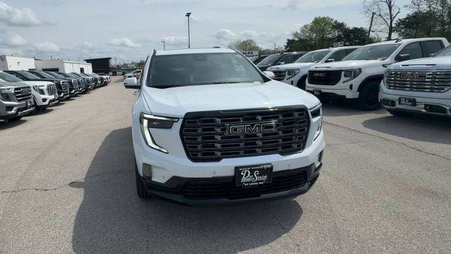 GMC Acadia Vehicle Full-screen Gallery Image 03