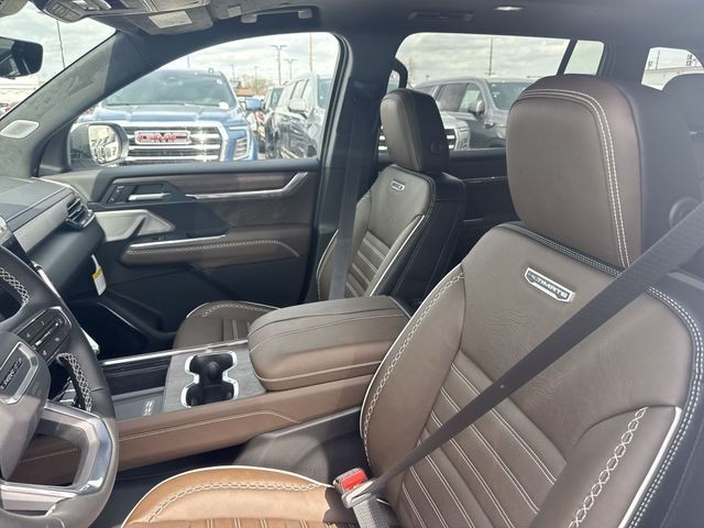 GMC Acadia Vehicle Full-screen Gallery Image 11