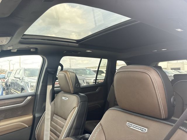 GMC Acadia Vehicle Full-screen Gallery Image 22