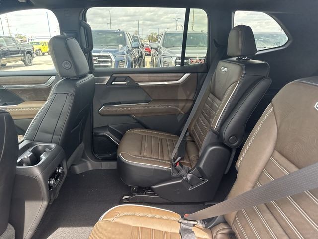 GMC Acadia Vehicle Full-screen Gallery Image 23