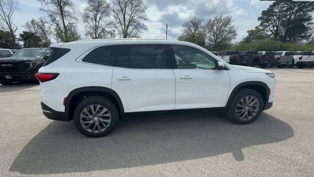 Buick Enclave Vehicle Full-screen Gallery Image 09