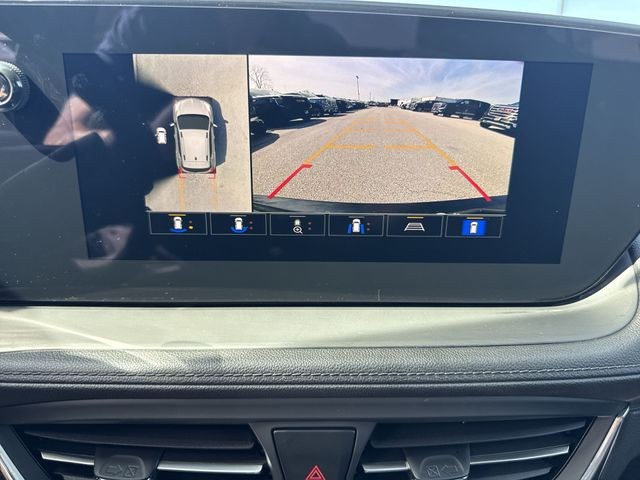 Buick Encore GX Vehicle Full-screen Gallery Image 17