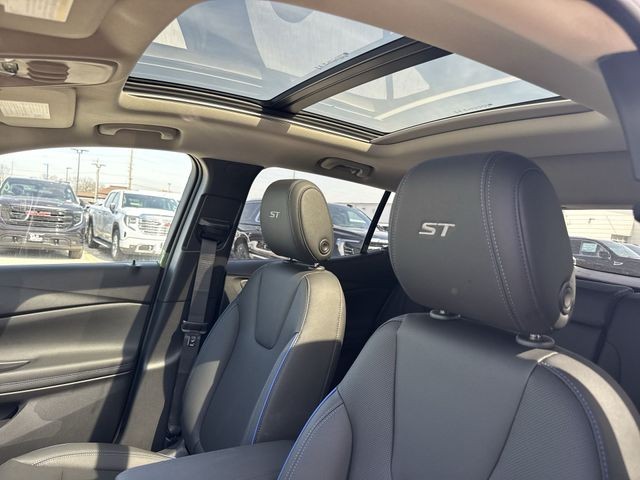 Buick Encore GX Vehicle Full-screen Gallery Image 21