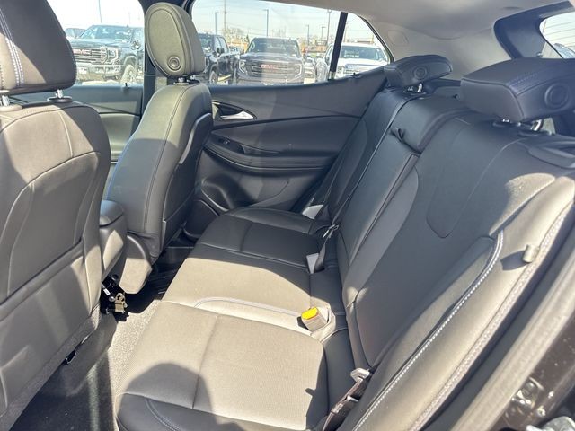 Buick Encore GX Vehicle Full-screen Gallery Image 22