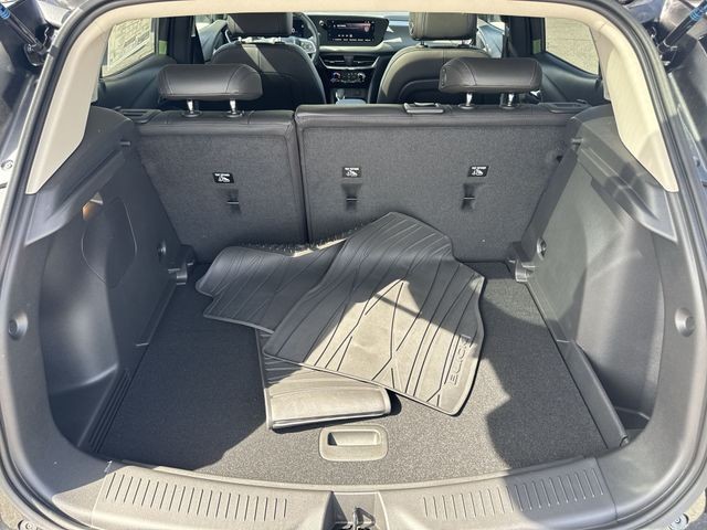 Buick Encore GX Vehicle Full-screen Gallery Image 23