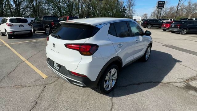 Buick Encore GX Vehicle Full-screen Gallery Image 08