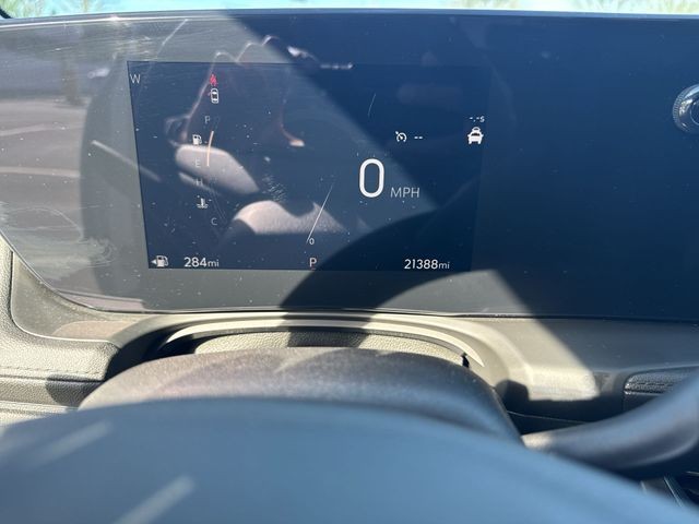 Buick Encore GX Vehicle Full-screen Gallery Image 12