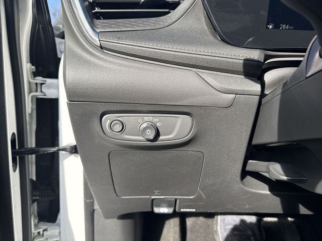 Buick Encore GX Vehicle Full-screen Gallery Image 17