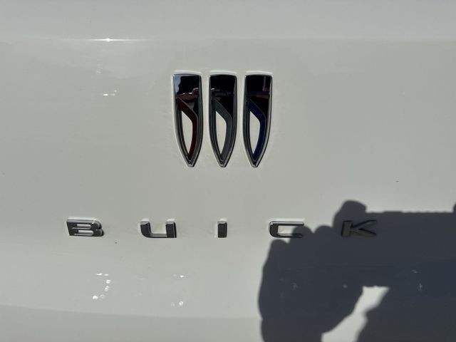 Buick Encore GX Vehicle Full-screen Gallery Image 30