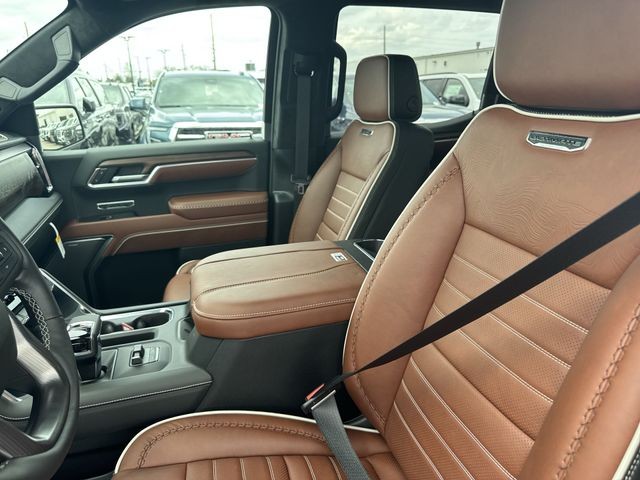 GMC Sierra 1500 Vehicle Full-screen Gallery Image 11