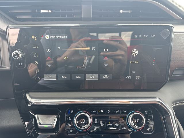 GMC Sierra 1500 Vehicle Full-screen Gallery Image 19