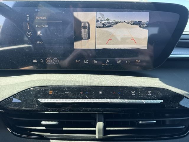 Buick Enclave Vehicle Full-screen Gallery Image 17