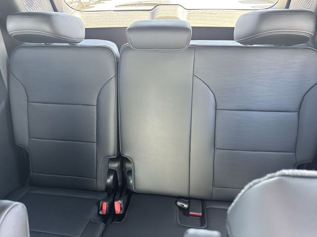 Buick Enclave Vehicle Full-screen Gallery Image 23