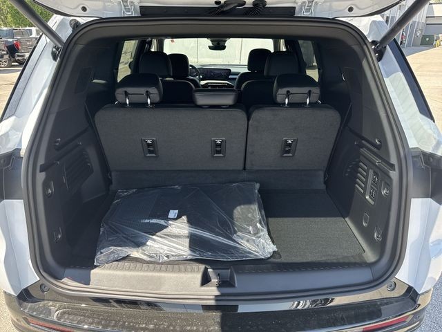 Buick Enclave Vehicle Full-screen Gallery Image 24