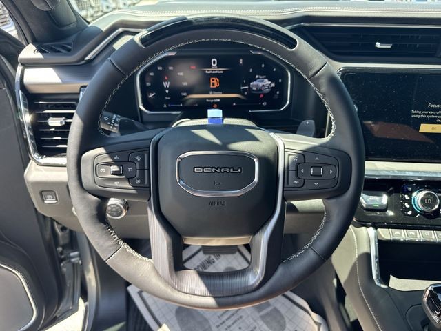 GMC Sierra 1500 Vehicle Full-screen Gallery Image 14