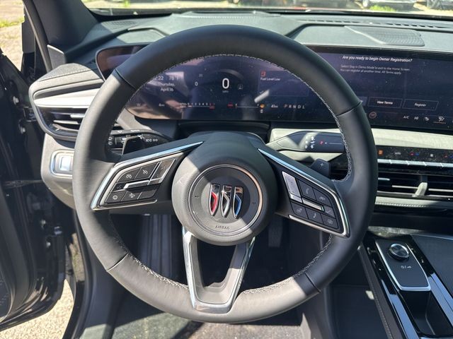 Buick Enclave Vehicle Full-screen Gallery Image 14