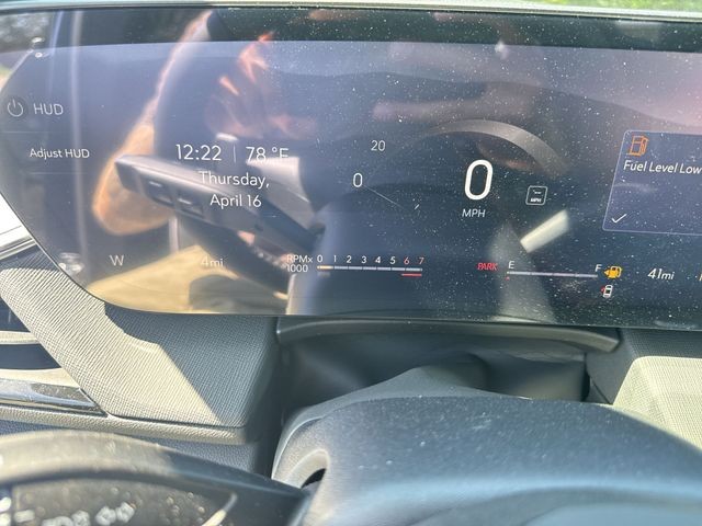 Buick Enclave Vehicle Full-screen Gallery Image 15