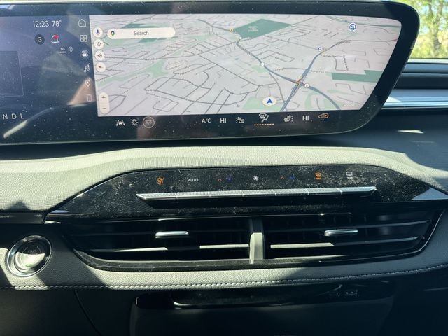 Buick Enclave Vehicle Full-screen Gallery Image 18