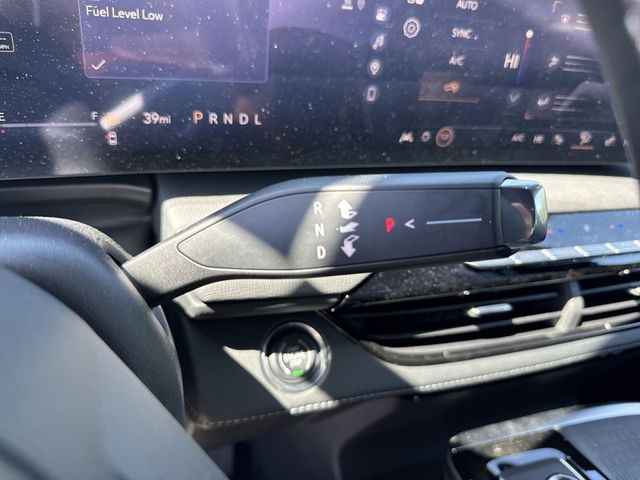 Buick Enclave Vehicle Full-screen Gallery Image 20