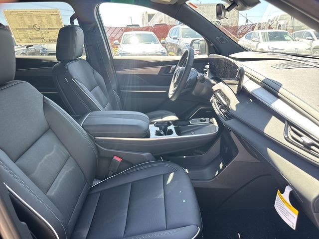 Buick Enclave Vehicle Full-screen Gallery Image 25