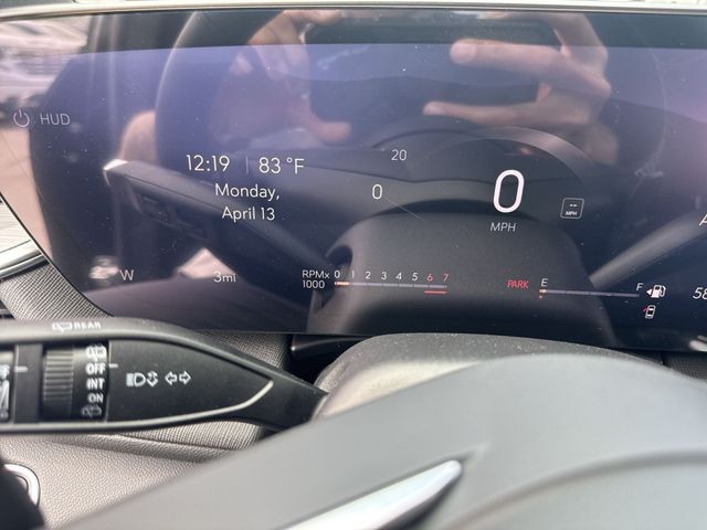 Buick Enclave Vehicle Full-screen Gallery Image 15