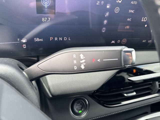 Buick Enclave Vehicle Full-screen Gallery Image 20