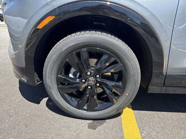 Buick Encore GX Vehicle Full-screen Gallery Image 10