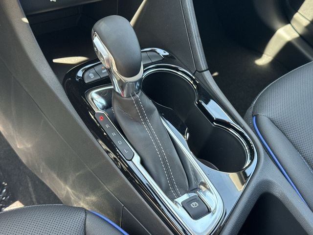 Buick Encore GX Vehicle Full-screen Gallery Image 19