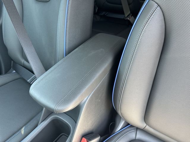 Buick Encore GX Vehicle Full-screen Gallery Image 20